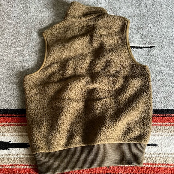 Filson Sherpa Vest - Picture 8 of 12